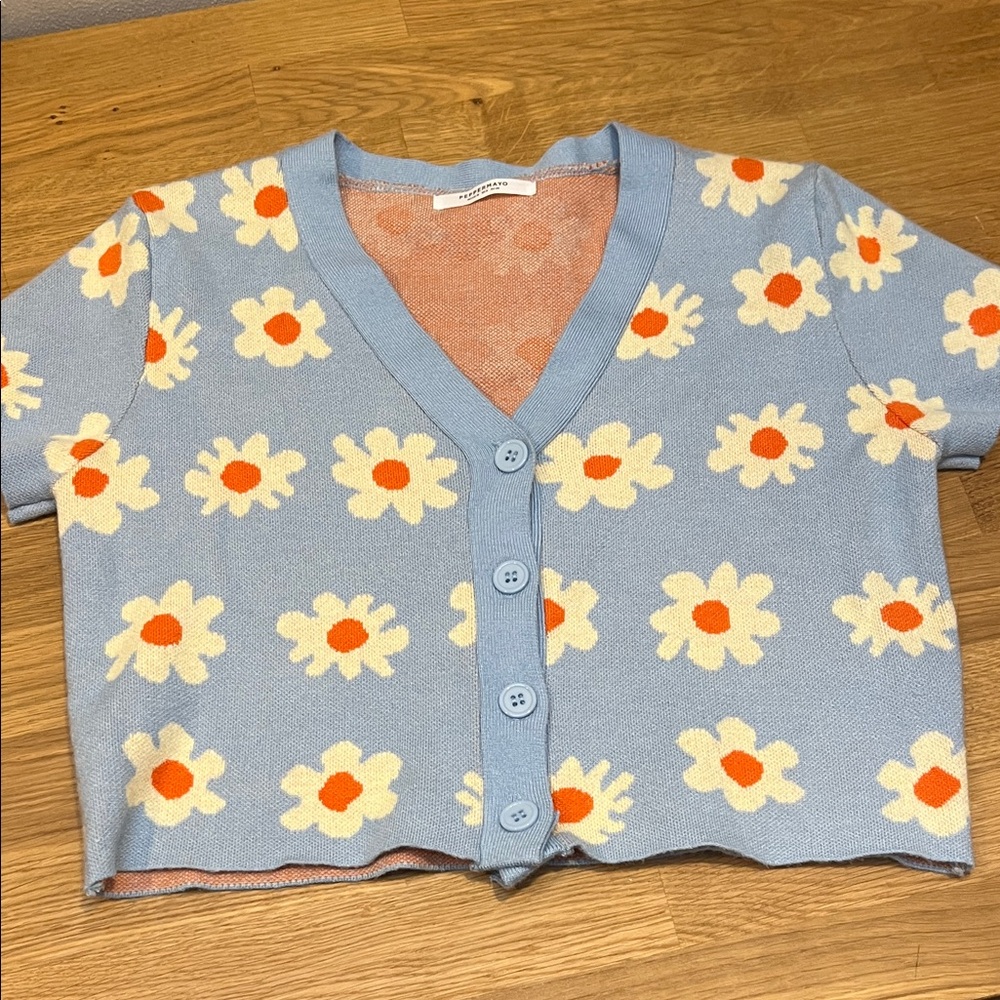 💚 5 for $15/ Pepper Mayo  cropped baby blue floral cardigan